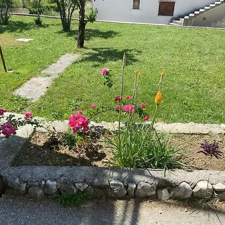 شقة Cui Bono - A Lovely 2 Bedroom In A Quiet Location *